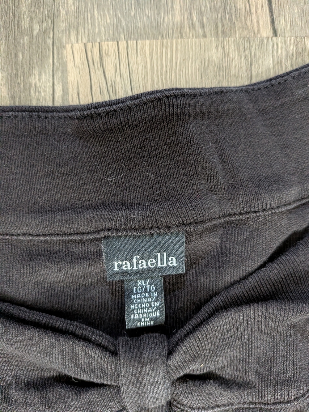 Rafaella Black Keyhole Scoop Neck Long Sleeve Top - Picture 3 of 4